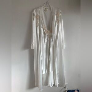 Jessica White Lace Accent Robe with slip dress chemise 2piece new